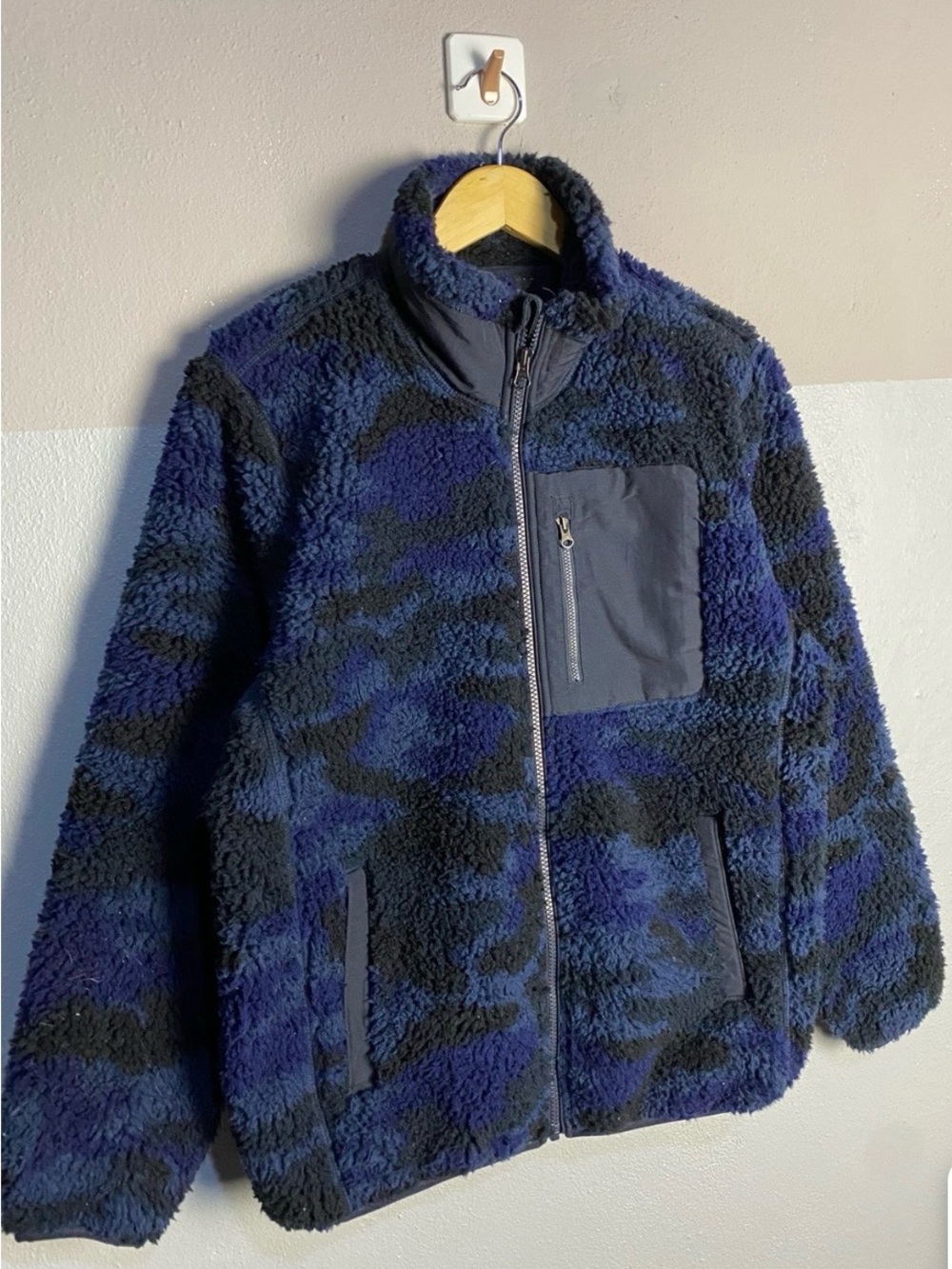 Uniqlo Sherpa Fleece Jacket in Blue and Black